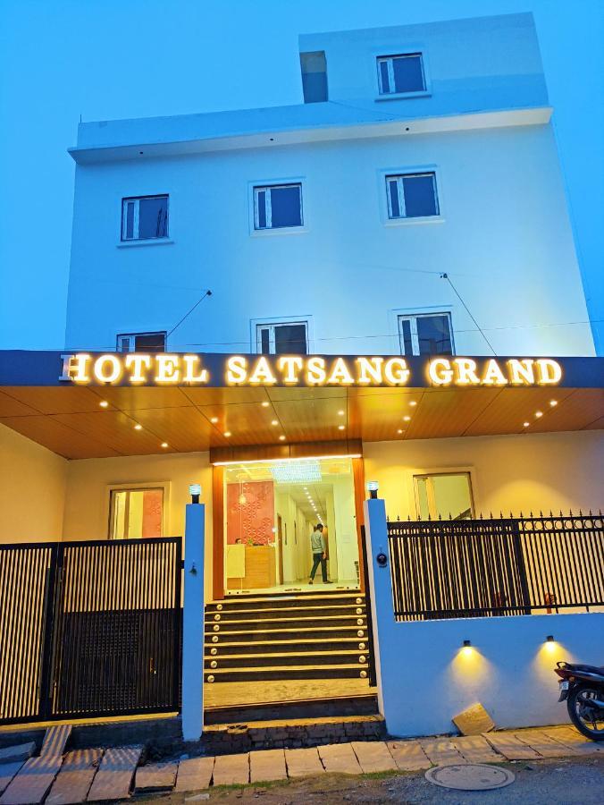 Hotel Satsang Grand Varanasi Luaran gambar
