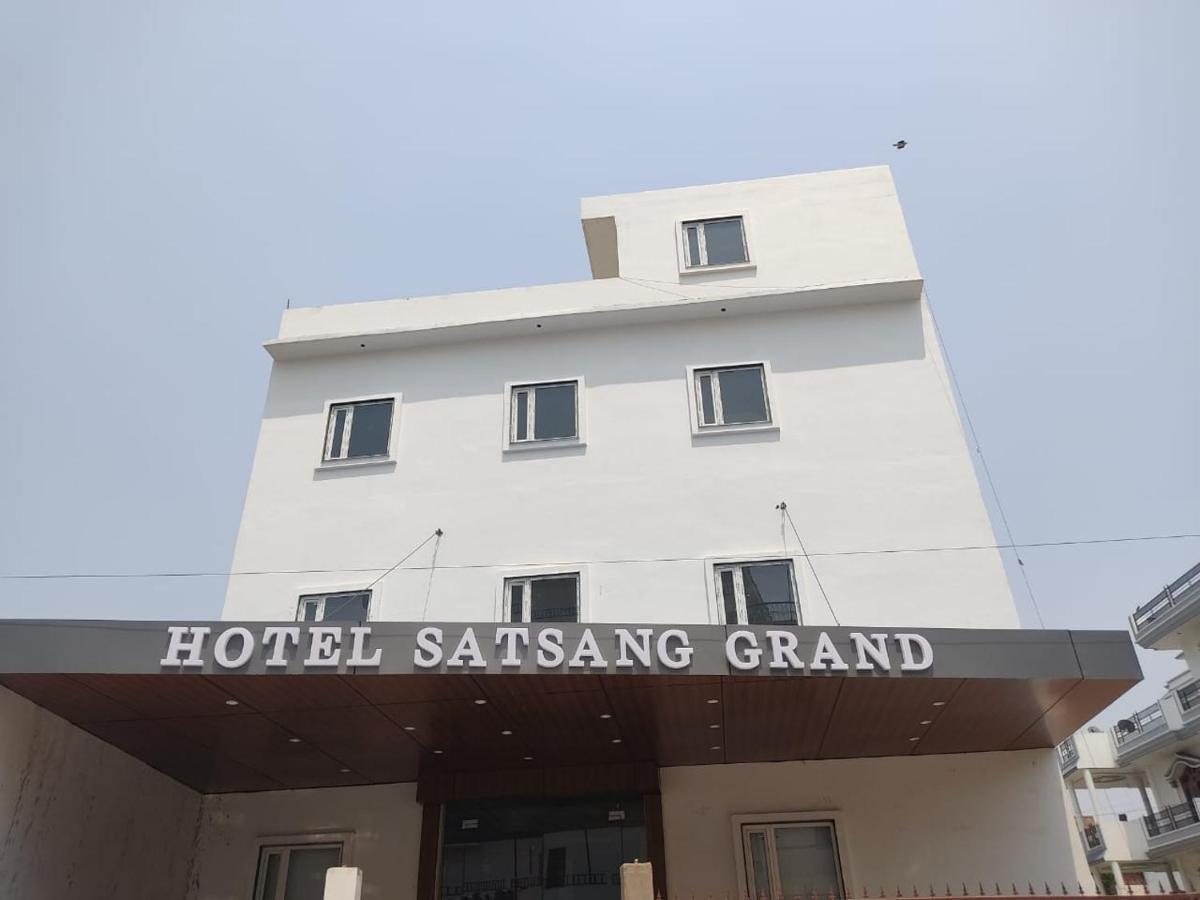 Hotel Satsang Grand Varanasi Luaran gambar